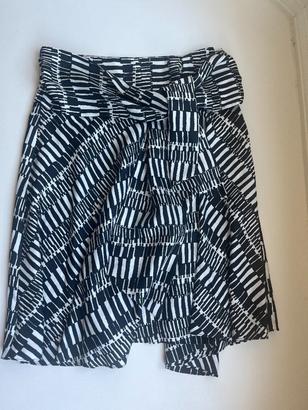 Women’s Black and White Club Monaco Skirt